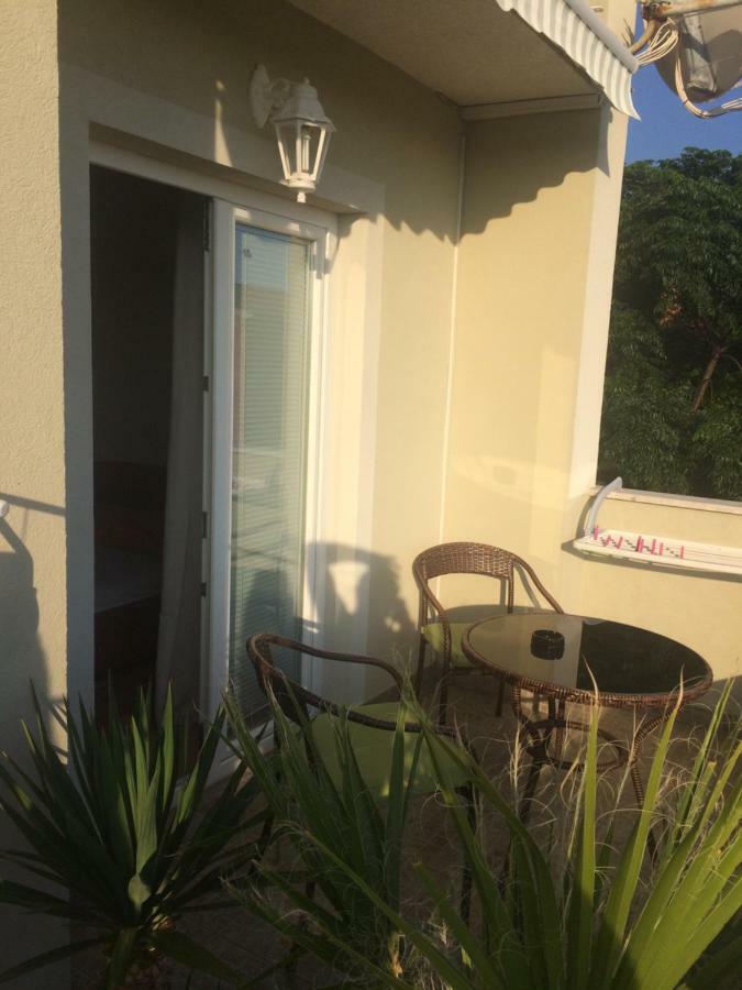 Apartments Loncaric Banjol المظهر الخارجي الصورة